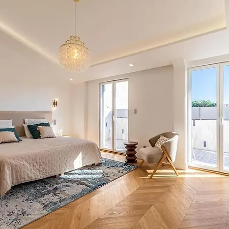 Beautiful 4 Bedrooms, Terrace, Apartman Cannes