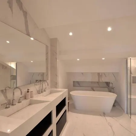 Beautiful 4 Bedrooms, Terrace, Cannes