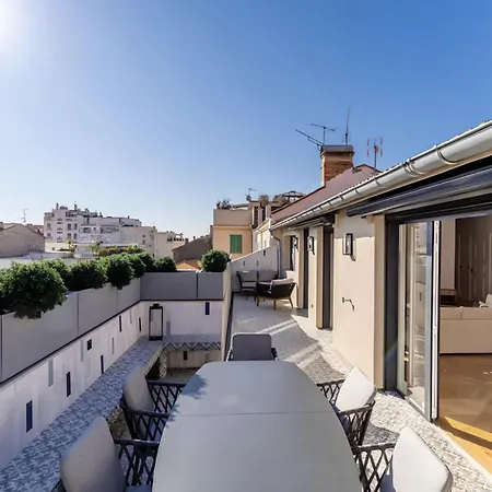 Beautiful 4 Bedrooms, Terrace, شقة