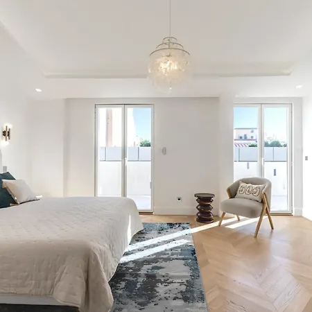 شقة Beautiful 4 Bedrooms, Terrace,