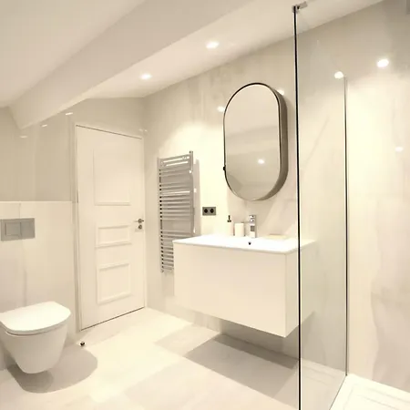 Beautiful 4 Bedrooms, Terrace, شقة
