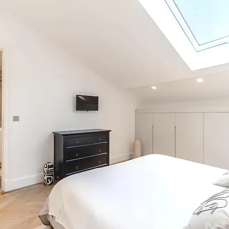 Beautiful 4 Bedrooms, Terrace, شقة *
