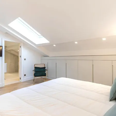 شقة Beautiful 4 Bedrooms, Terrace, *