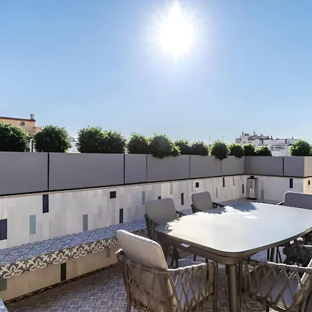 Beautiful 4 Bedrooms, Terrace, *