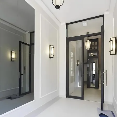 شقة Beautiful 4 Bedrooms, Terrace,